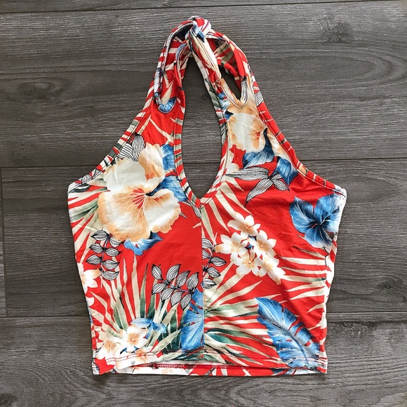 Fashion Nova Crop Top - Picture 3 of 4